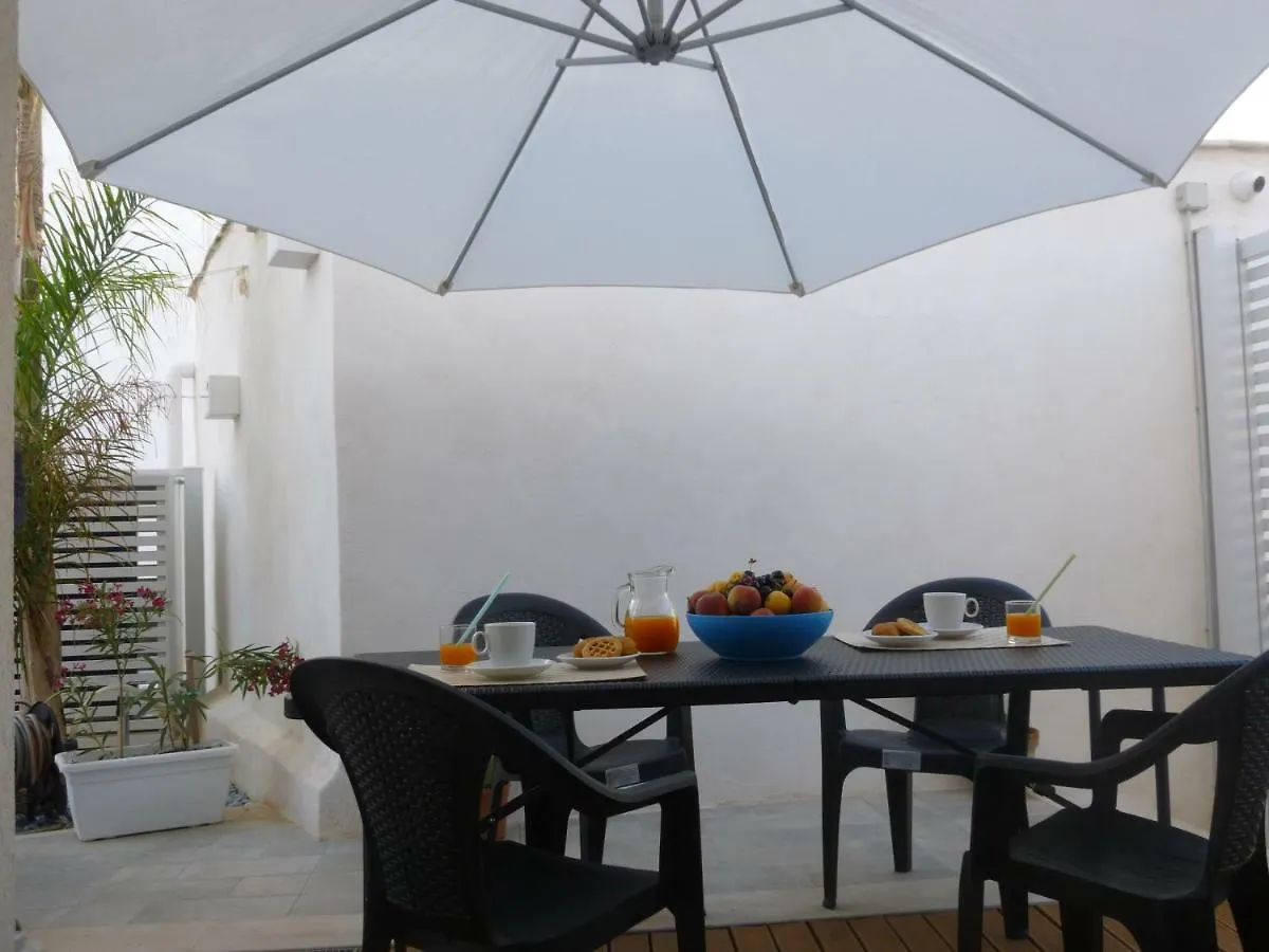 Charm Holiday Terrasini 0*,  Italien